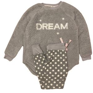 NWT Love To Lounge PJ Set Fuzzy Top with Lounge Pants size M